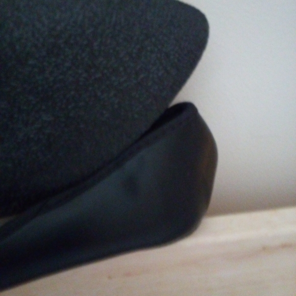 Women's Shoes - Picture 5 of 8